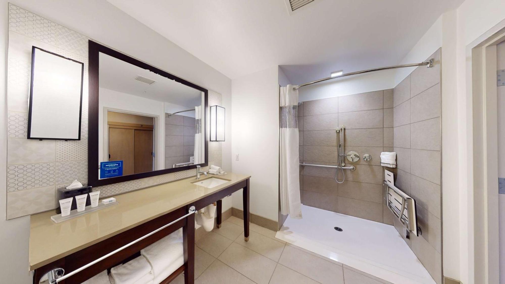 Hotel Suncoast Anaheim, Tapestry Collection By Hilton Anaheim